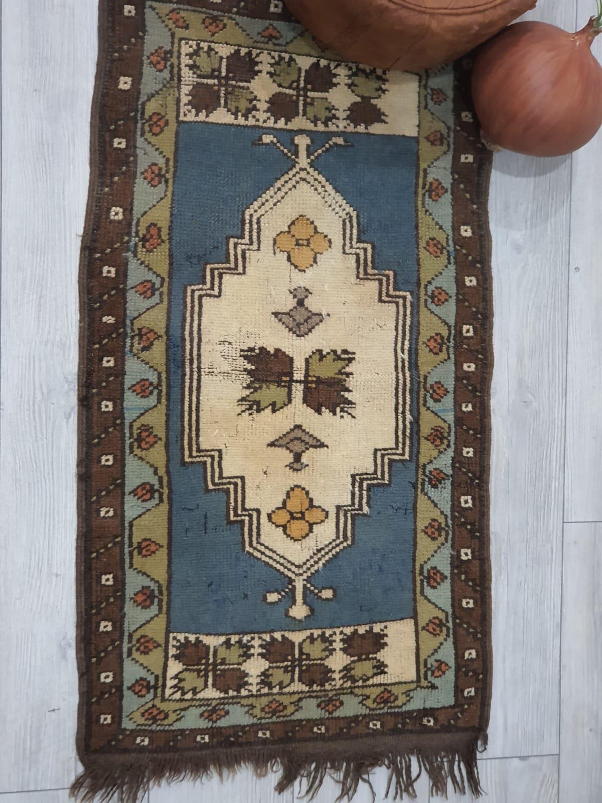 El Dokumasi Anadolu İşi Motfli Halı Aoa Ölçü 57X103Cm