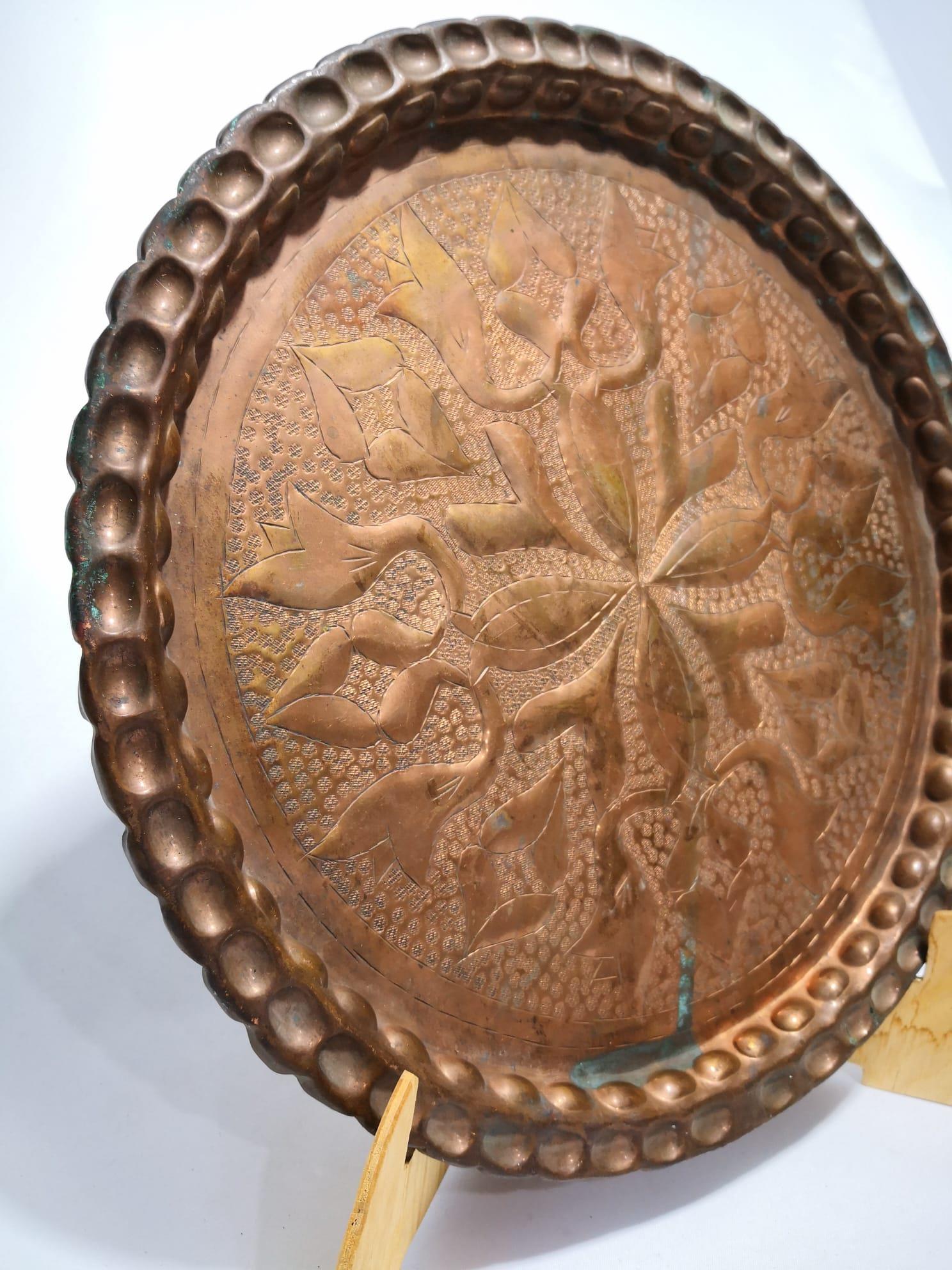 Dövme Bakır Kabartma İşlemeli Tepsi Aoa Ölçü 35Cm Çapi