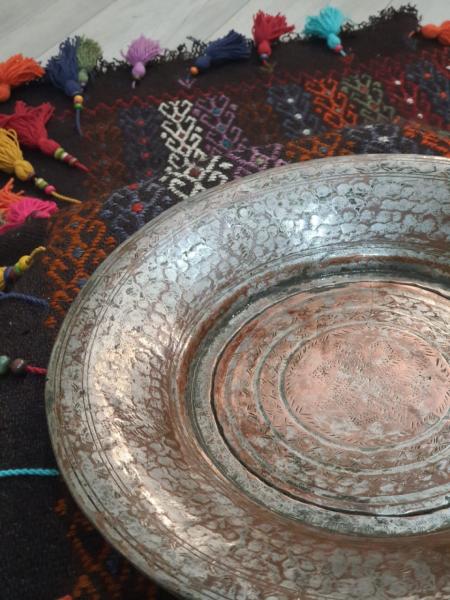 Osmanlı Çiçek Motifli Dövme Bakır Tabak Aoa Ölçü 32.5Cm Çapi 4Cm Yüksekliği