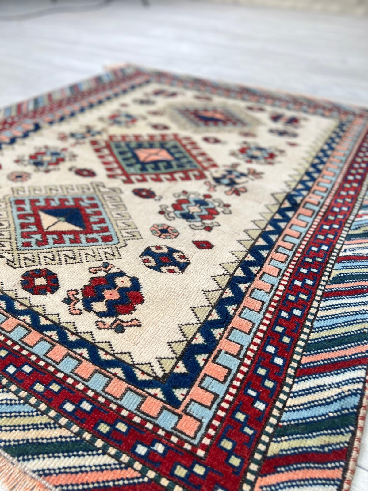 El Dokumasi Halı Kilim Yolluk Paspas Ölçü 110X98 Cm
