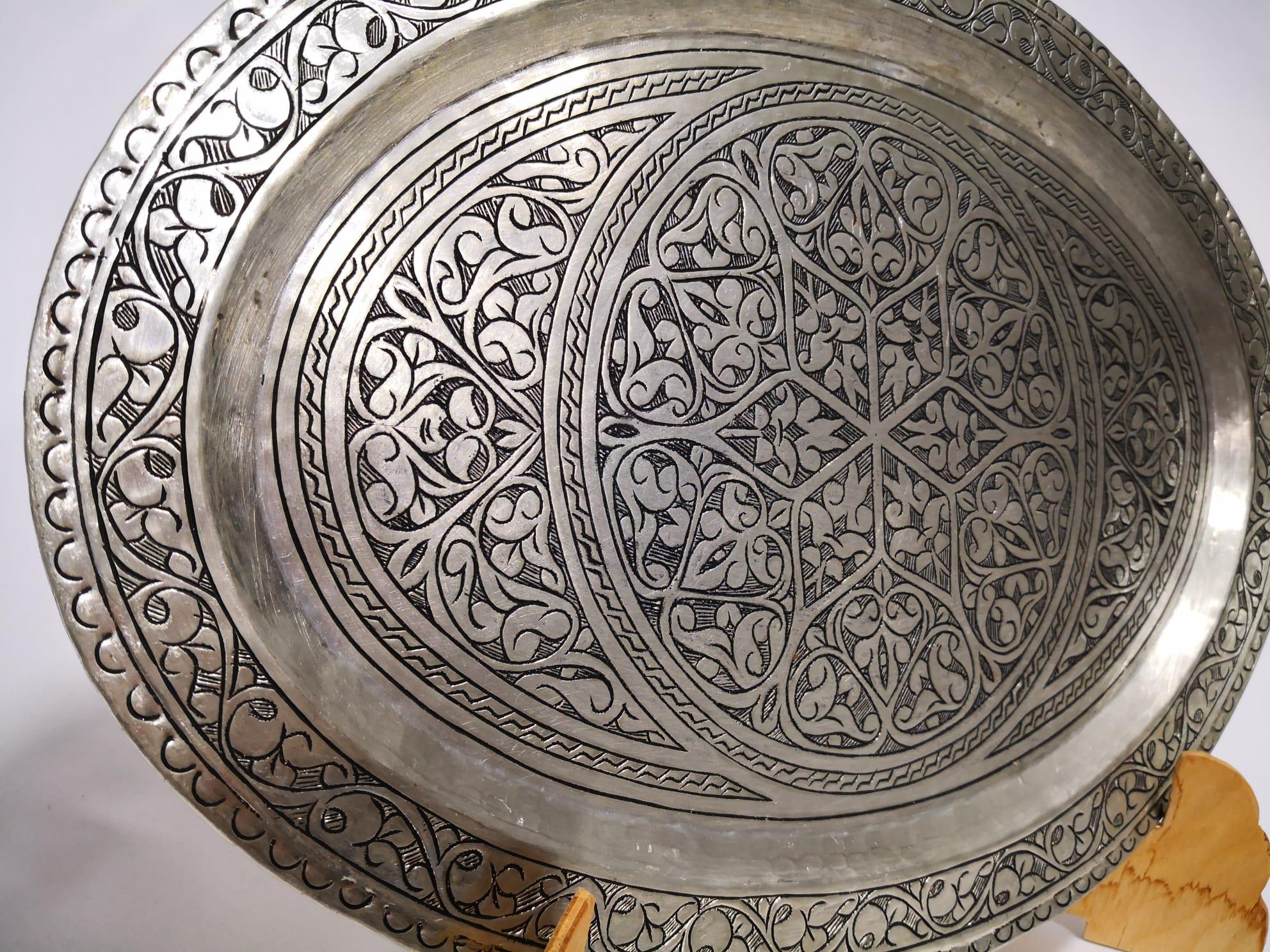 Ağır İşlemeli Elde Dövme Tepsi Aoa Ölçü 41X29Cm