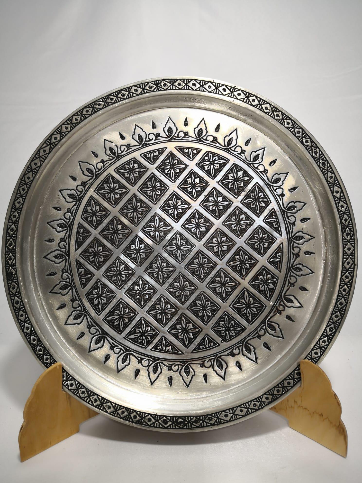 Ağır İşlemeli Elde Dövme Tepsi Aoa Ölçü 32Cm Çapi