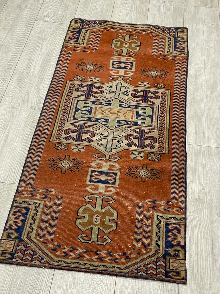 Vintage El Dokuma Halı (Traşli)Kullanima Hazir Aoa Ölçü 162X62Cm