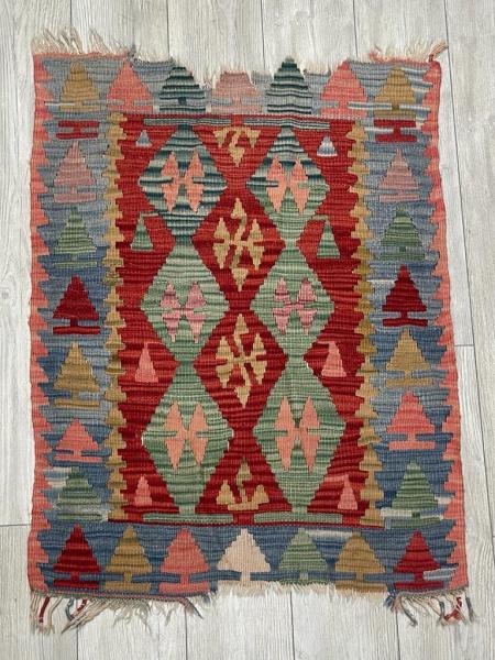 Yün El Dokuma Uşak Kilimi Aoa Ölçü 112X82Cm