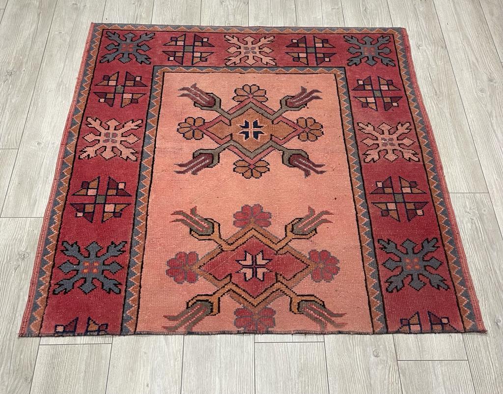 El Dokuma Halı Kullanima Hazir Aoa Ölçü 130X122Cm