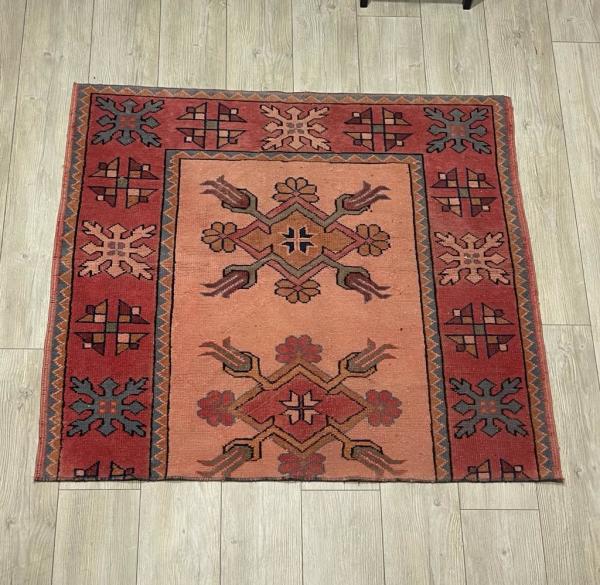 El Dokuma Halı Kullanima Hazir Aoa Ölçü 130X122Cm