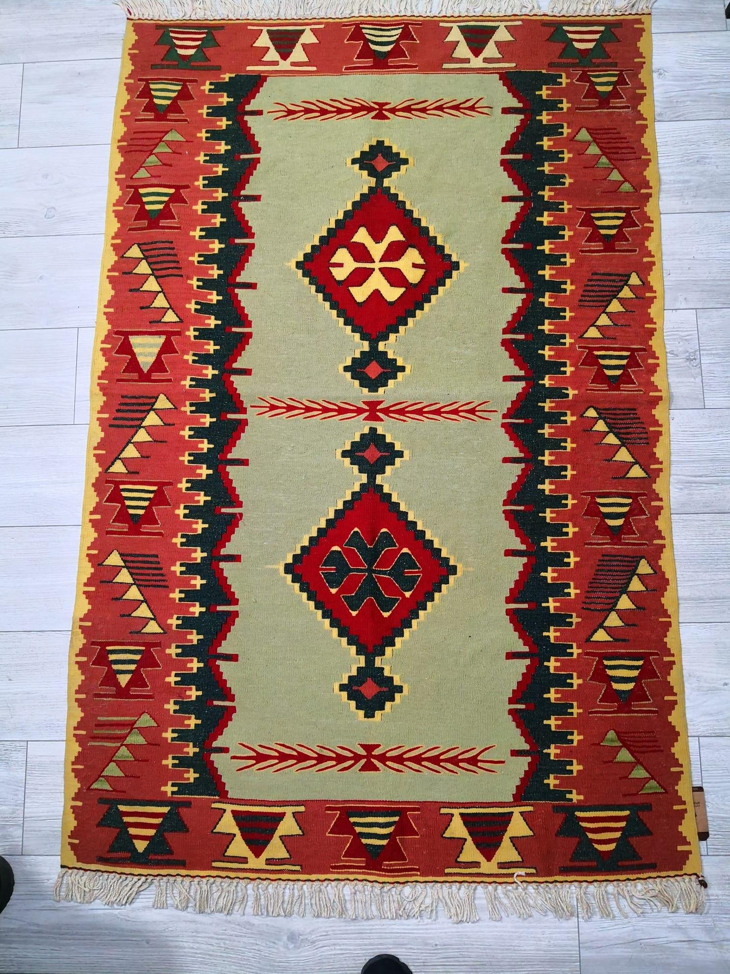 El Dokumasi Uşak Kilimi Aoa Ölçü 170X110Cm