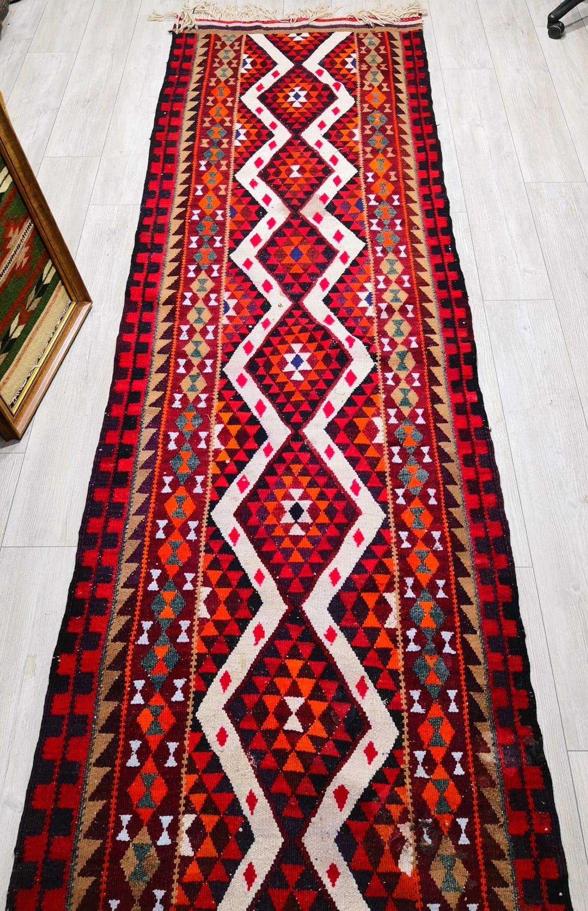 El Dokumasi Herki Yolluk Kilim Aoa Ölçü 330X98Cm