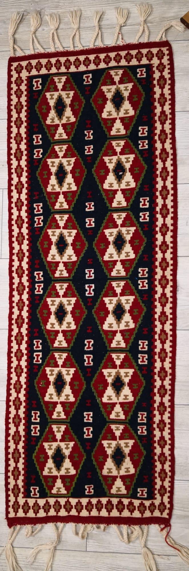 El Dokumasi Van Kilimi Aoa Ölçü 130X46Cm