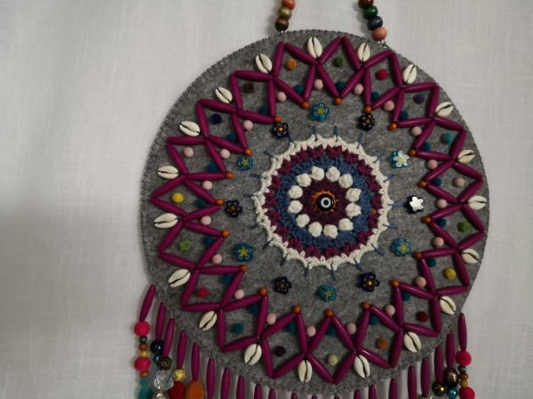 Keçe Duvar Süsü Aoa Ölçü 25Cm Çapi  58Cm Yüksekliği