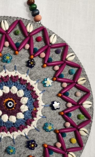 Keçe Duvar Süsü Aoa Ölçü 25Cm Çapi  58Cm Yüksekliği