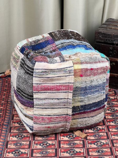 Nostaljik Kilim Puf Ölçü Çap 45 Cm Yükseklik 42 Cm
