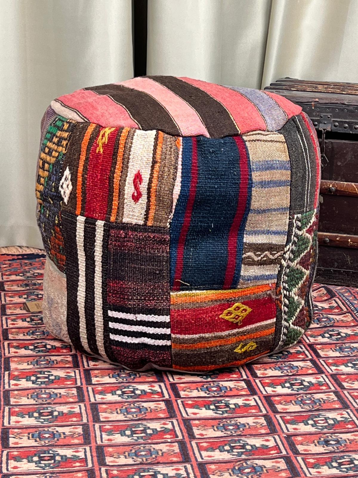 Nostaljik Kilim Puf Ölçü Çap 45 Cm Yükseklik 42 Cm
