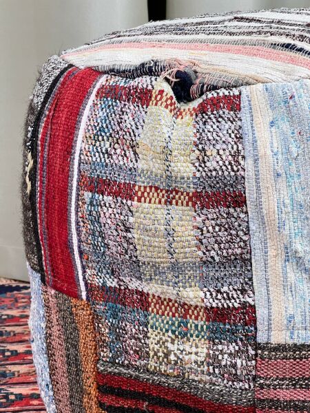 Nostaljik Kilim Puf Ölçü Çap 45 Cm Yükseklik 42 Cm