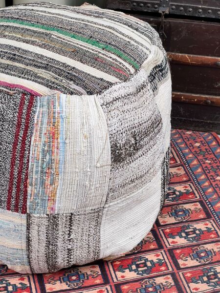 Nostaljik Kilim Puf Ölçü Çap 45 Cm Yükseklik 42 Cm