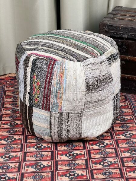 Nostaljik Kilim Puf Ölçü Çap 45 Cm Yükseklik 42 Cm