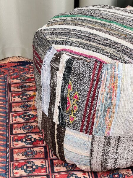 Nostaljik Kilim Puf Ölçü Çap 45 Cm Yükseklik 42 Cm