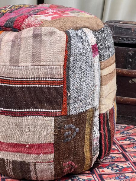 Nostaljik Kilim Puf Ölçü Çap 45 Cm Yükseklik 42 Cm