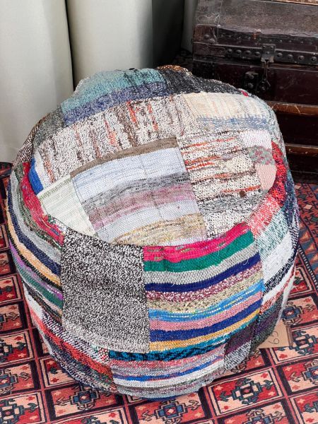 Nostaljik Kilim Puf Ölçü Çap 45 Cm Yükseklik 42 Cm
