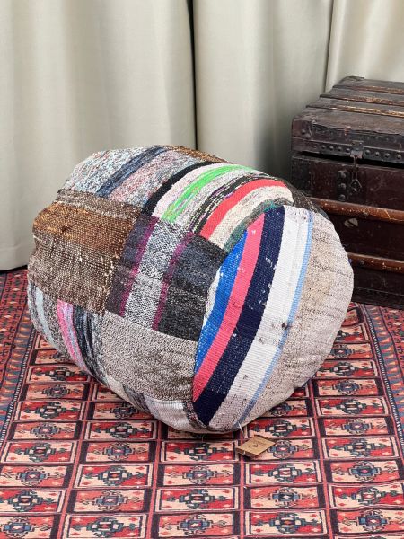 Nostaljik Kilim Puf Ölçü Çap 45 Cm Yükseklik 42 Cm