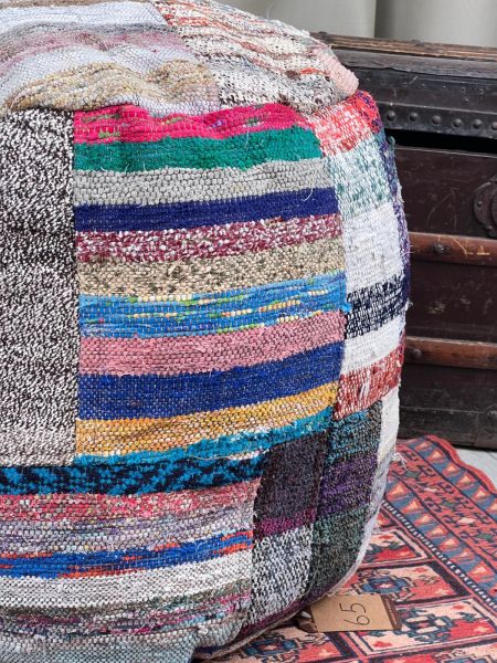 Nostaljik Kilim Puf Ölçü Çap 45 Cm Yükseklik 42 Cm