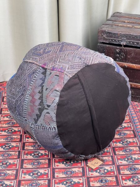 Nostaljik Kilim Puf Ölçü Çap 45 Cm Yükseklik 42 Cm