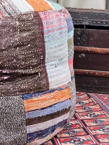 Nostaljik Kilim Puf Ölçü Çap 45 Cm Yükseklik 42 Cm