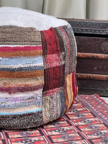 Nostaljik Kilim Puf Ölçü Çap 45 Cm Yükseklik 42 Cm