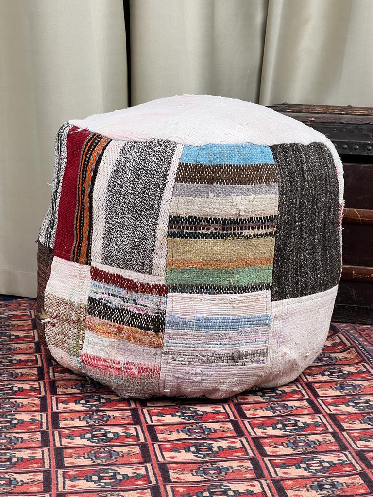 Nostaljik Kilim Puf Ölçü Çap 45 Cm Yükseklik 42 Cm