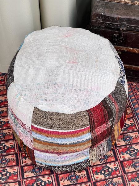 Nostaljik Kilim Puf Ölçü Çap 45 Cm Yükseklik 42 Cm