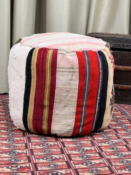 Nostaljik Kilim Puf Ölçü Çap 45 Cm Yükseklik 42 Cm