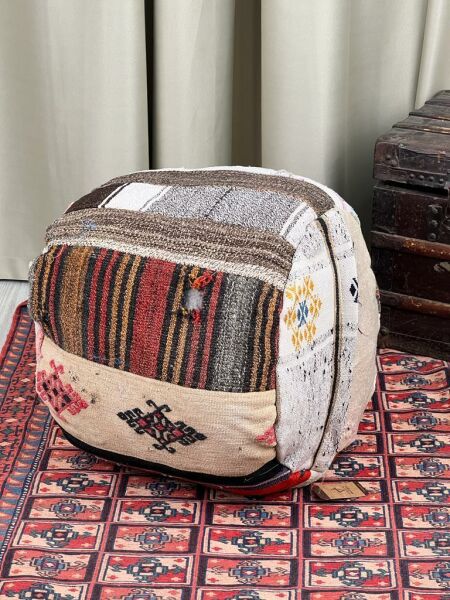 Nostaljik Kilim Puf Ölçü Çap 45 Cm Yükseklik 42 Cm