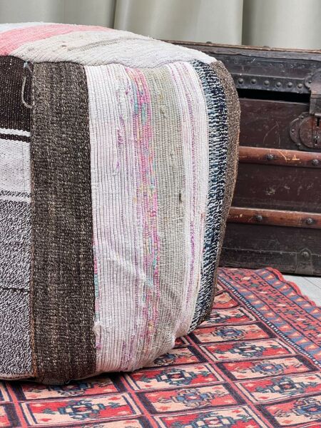Nostaljik Kilim Puf Ölçü Çap 45 Cm Yükseklik 42 Cm