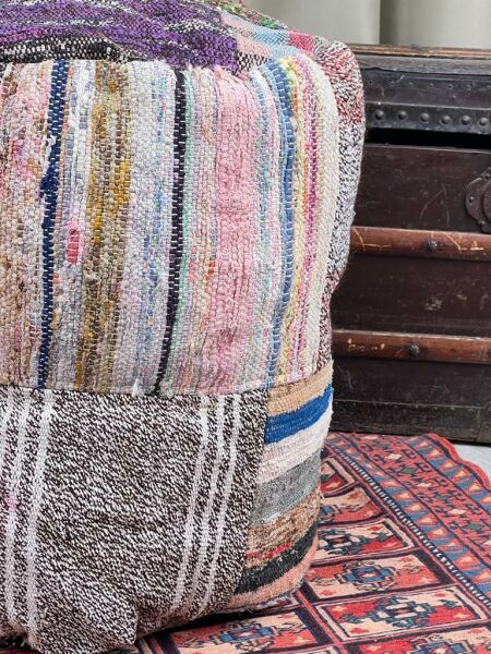 Nostaljik Kilim Puf Ölçü Çap 45 Cm Yükseklik 42 Cm
