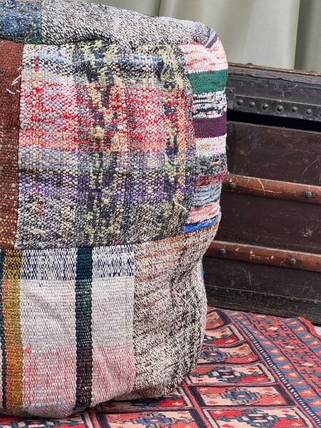 Nostaljik Kilim Puf Ölçü Çap 45 Cm Yükseklik 42 Cm
