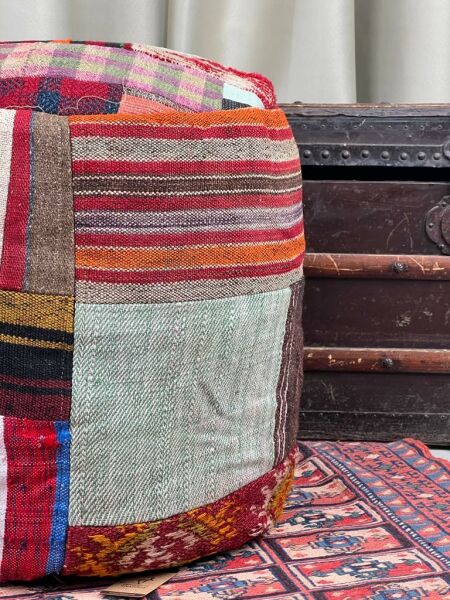 Nostaljik Kilim Puf Ölçü Çap 45 Cm Yükseklik 42 Cm