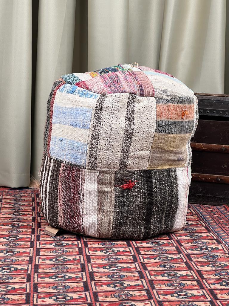 Nostaljik Kilim Puf Ölçü Çap 45 Cm Yükseklik 42 Cm