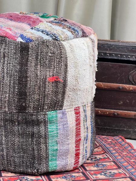 Nostaljik Kilim Puf Ölçü Çap 45 Cm Yükseklik 42 Cm