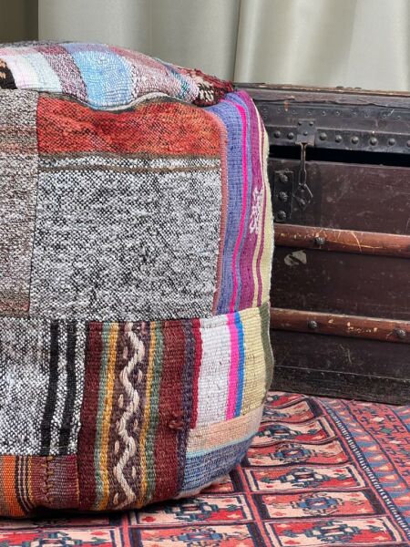 Nostaljik Kilim Puf Ölçü Çap 45 Cm Yükseklik 42 Cm
