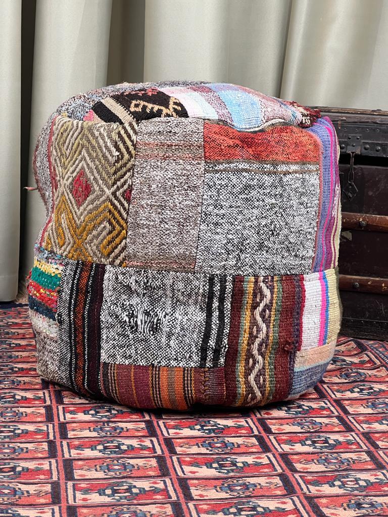 Nostaljik Kilim Puf Ölçü Çap 45 Cm Yükseklik 42 Cm