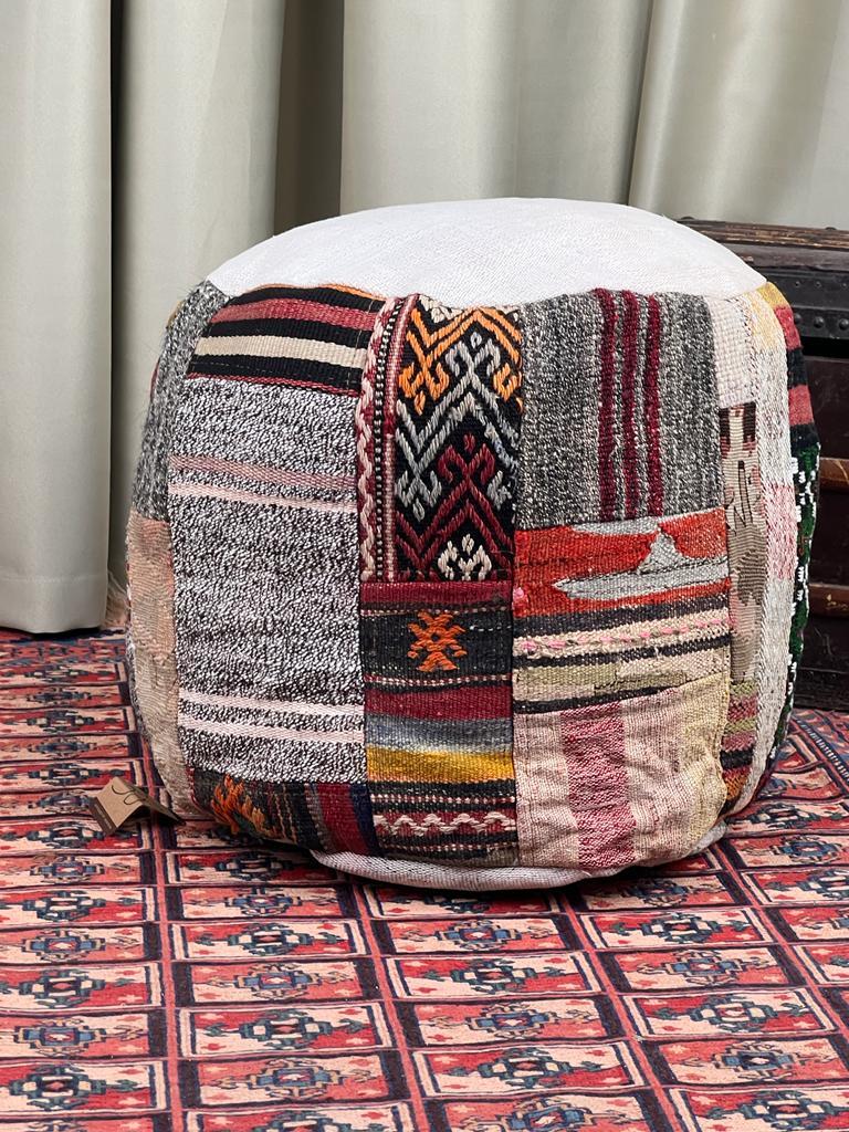 Nostaljik Kilim Puf Ölçü Çap 45 Cm Yükseklik 42 Cm
