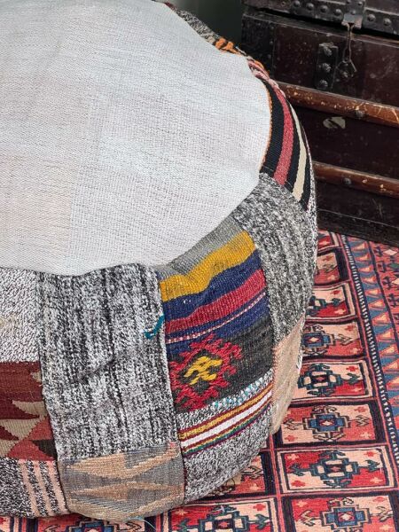 Nostaljik Kilim Puf Ölçü Çap 45 Cm Yükseklik 42 Cm