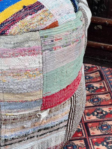 Nostaljik Kilim Puf Ölçü Çap 45 Cm Yükseklik 42 Cm