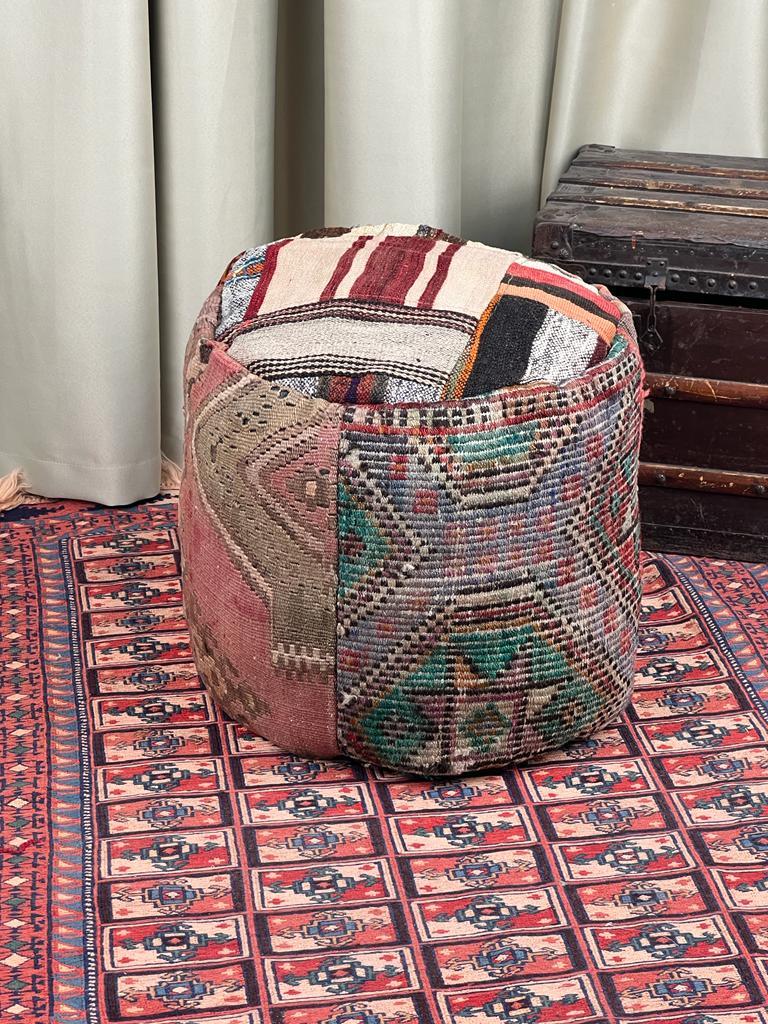 Nostaljik Kilim Puf Ölçü Çap 45 Cm Yükseklik 42 Cm