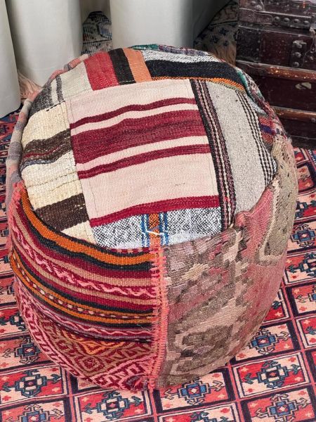 Nostaljik Kilim Puf Ölçü Çap 45 Cm Yükseklik 42 Cm