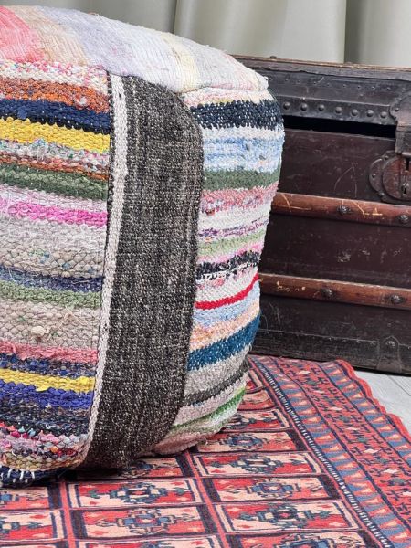 Nostaljik Kilim Puf Ölçü Çap 45 Cm Yükseklik 42 Cm