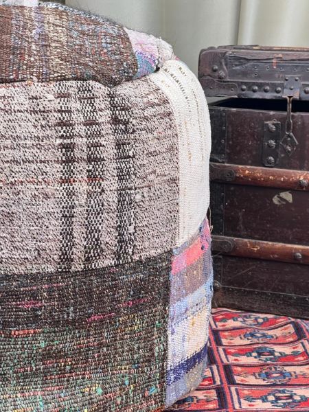 Nostaljik Kilim Puf Ölçü Çap 45 Cm Yükseklik 42 Cm
