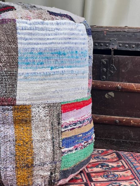 Nostaljik Kilim Puf Ölçü Çap 45 Cm Yükseklik 42 Cm