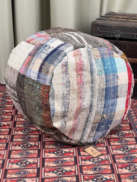 Nostaljik Kilim Puf Ölçü Çap 45 Cm Yükseklik 42 Cm