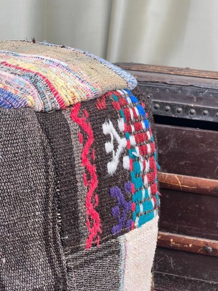 Nostaljik Kilim Puf Ölçü Çap 45 Cm Yükseklik 42 Cm